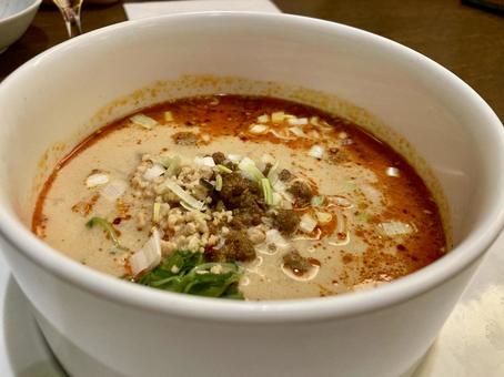 胡麻薫る担々麺 胡麻薫る担々麺の写真