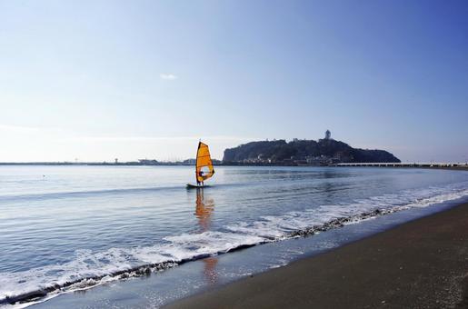 江の島の海で 江の島の海での写真