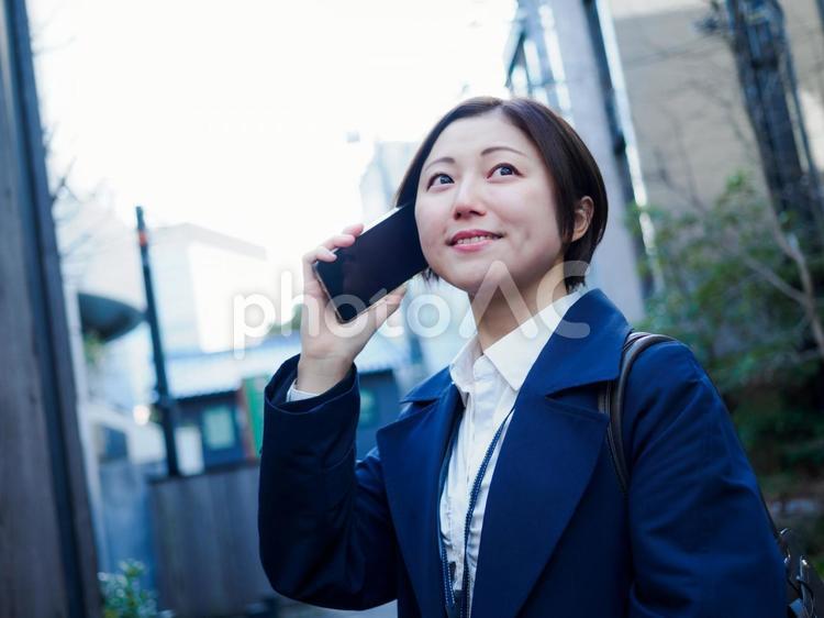 27：外出するビジネスウーマン 女性,女の子,人物の写真素材