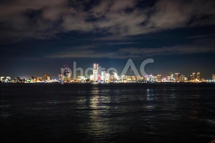 横浜みなとみらいの夜景（全館ライトアップ時） 横浜みなとみらい,全館ライトアップ,クリスマスの写真素材