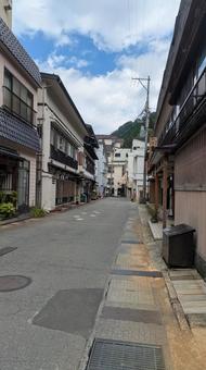 山形県肘折温泉・温泉街 山形県肘折温泉・温泉街 レトロ,温泉街,バス通りの写真素材