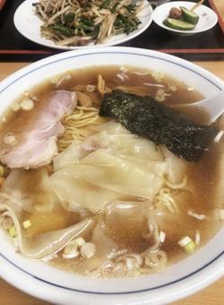 ワンタンメン ワンタンメンの写真