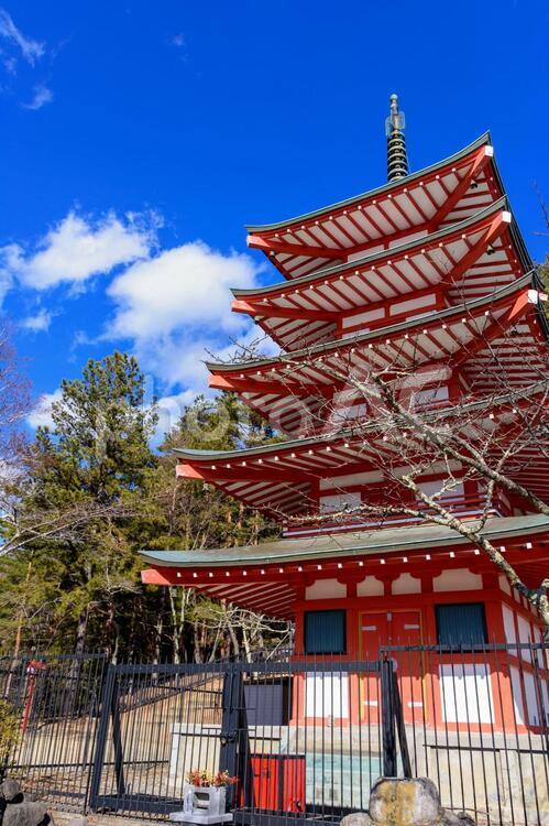 新倉山浅間公園　忠霊塔 新倉山浅間公園,忠霊塔,山梨の写真素材