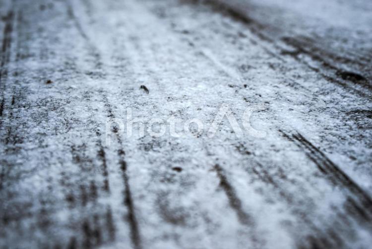 ＜五島の景色＞凍結している夜明けの道路 雪,降雪,雪景色の写真素材