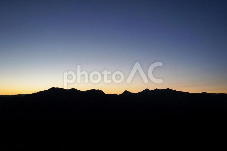 夕暮れの山々 山,山脈,自然の写真素材