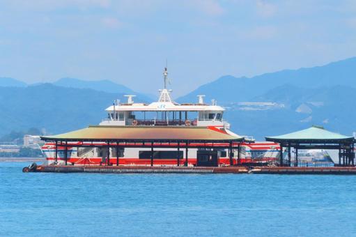 【広島県】宮島フェリー 宮島フェリー,海,風景の写真素材