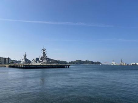 護衛艦停泊 護衛艦停泊の写真