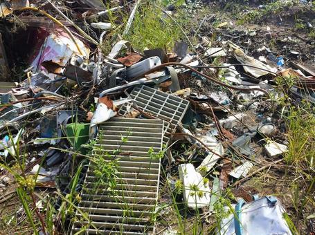 Photo, illegal abandonment, metal waste, garbage, 