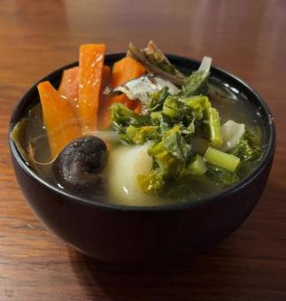 R7.10.28　長芋などの具沢山みそ汁 具沢山みそ汁,具だくさんみそ汁,人参の写真素材