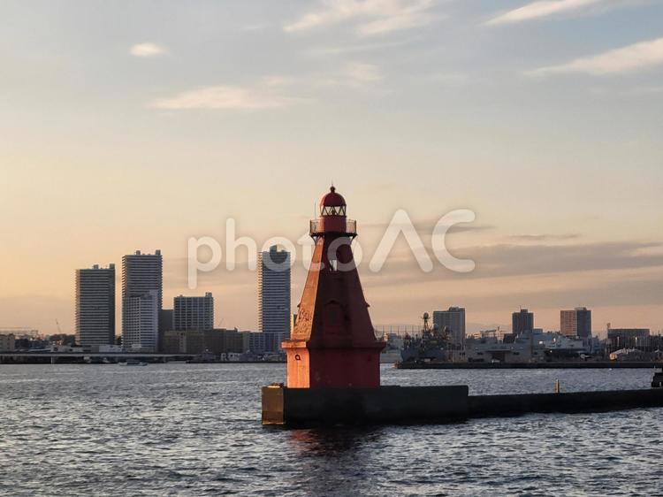みなとみらいの赤灯台 赤灯台,横浜,みなとみらいの写真素材