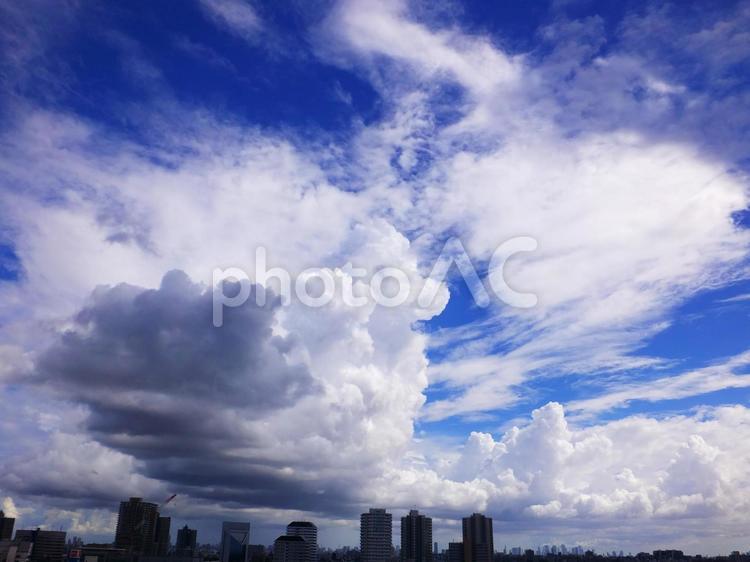 夏の青い空と白い雲11 入道雲,白い雲,夏の写真素材