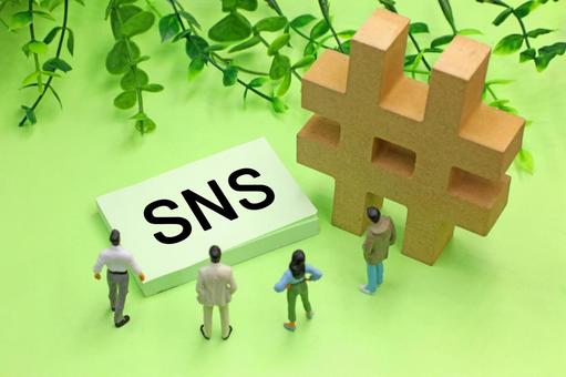 SNSと書かれた文字素材とハッシュタグ sns,コミュニケーション,ハッシュタグの写真素材