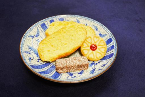 インドネシアのお菓子　8 バケット,ラスク,クッキーの写真素材