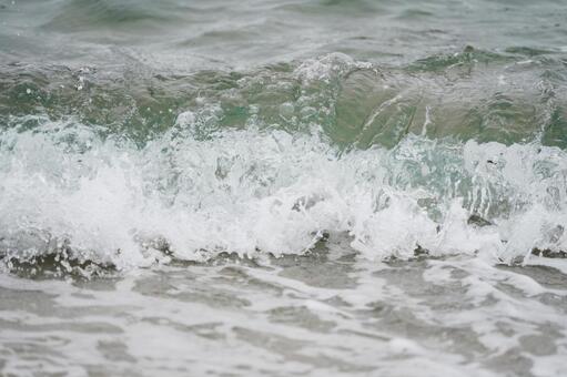 福岡 糸島 二見ヶ浦海岸波打ち際2 砂浜,白波,波の写真素材