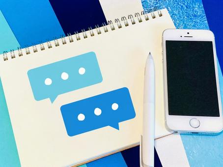 スマホと2つの吹き出し スマホと2つの吹き出し スマホ,チャットgpt,チャットの写真素材