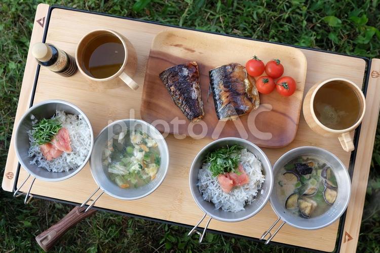 アウトドア／しらす明太丼＆焼き鯖02 アウトドア,キャンプ,キャンプ飯の写真素材