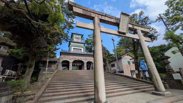 金沢の尾山神社の鳥居 金沢の尾山神社の鳥居 金沢,石川,北陸新幹線の写真素材