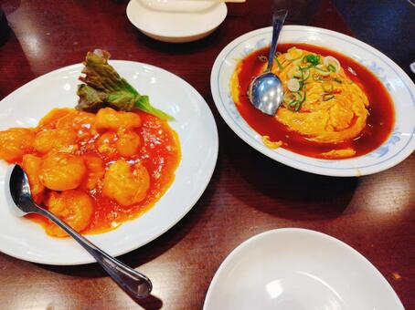 エビチリと天津飯 天津飯,エビチリ,ランチの写真素材