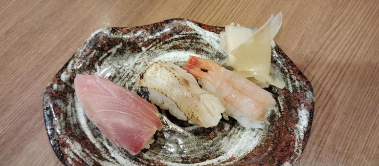 お寿司 のどぐろ 海老 まぐろ お寿司 のどぐろ 海老 まぐろの写真