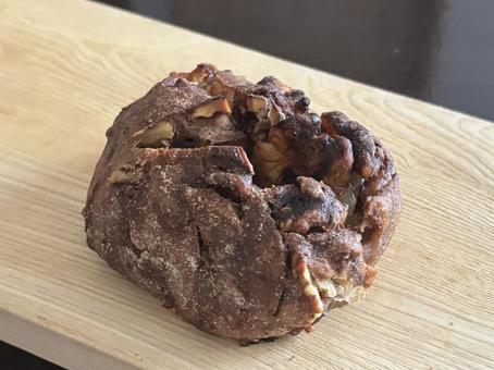 クルミとチーズのライ麦パン 朝食,パン,ライ麦パンの写真素材