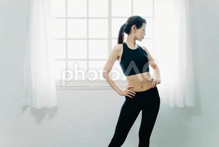 女性のボディ（横顔） ダイエット,ボディ,ボディケアの写真素材