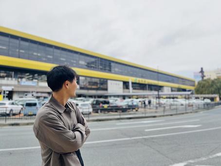 盛岡駅　男性　観光 盛岡駅,盛岡,岩手の写真素材