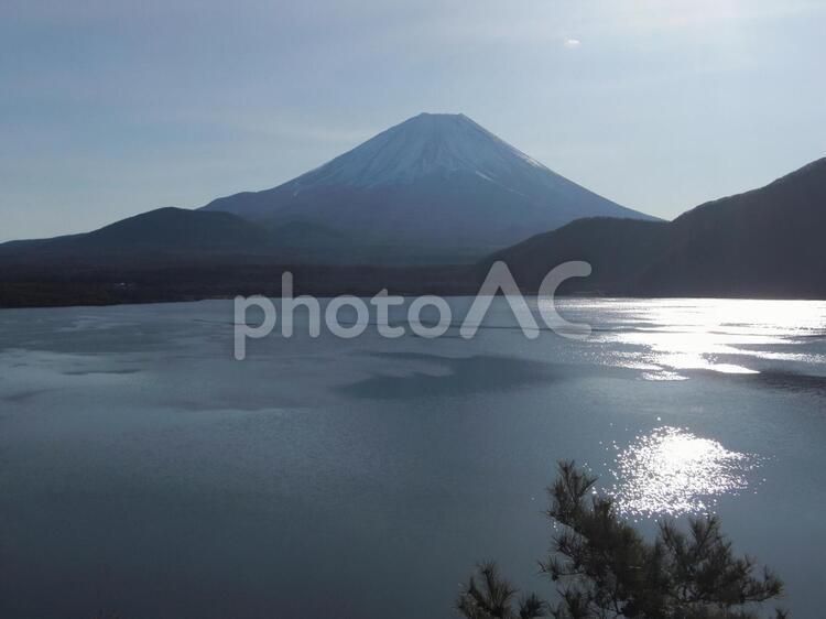 夕暮れの富士山 本栖湖,展望台,富士山の写真素材