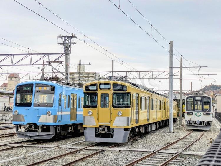 近江鉄道、彦根車庫に並ぶ車両 鉄道,交通,電車の写真素材