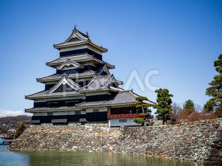 松本城の本丸とお堀 松本城,松本市,青空の写真素材