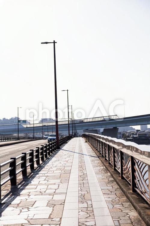 環状線と橋 海沿い,青空,屋外の写真素材
