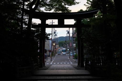 鳥居の先の夕景 夕方,夕暮れ,鳥居の写真素材