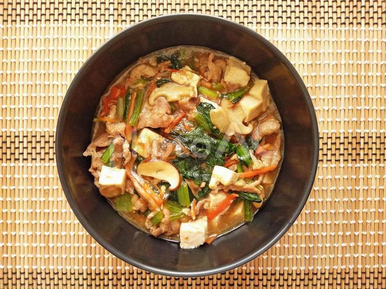 小松菜と豆腐のだし醤油あん　上から見た画 小松菜,豆腐,だしの写真素材