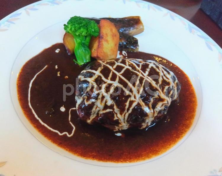 デミグラスソースのハンバーグ ハンバーグ,ランチ,デミグラスソースの写真素材