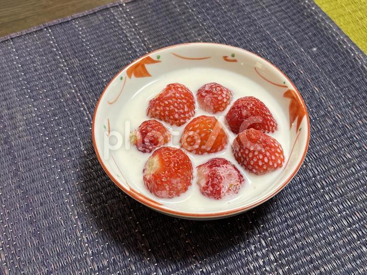 いちごみるく いちご,苺,ストロベリーの写真素材