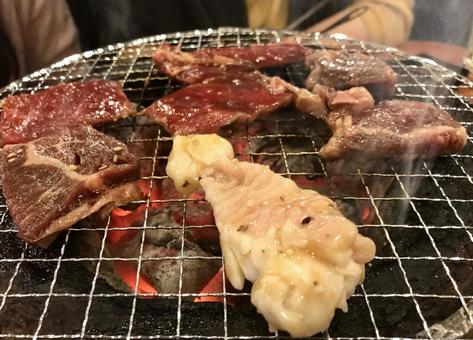 炭火に立つ湯気、焼肉ナイト 焼肉,七輪,炭火の写真素材