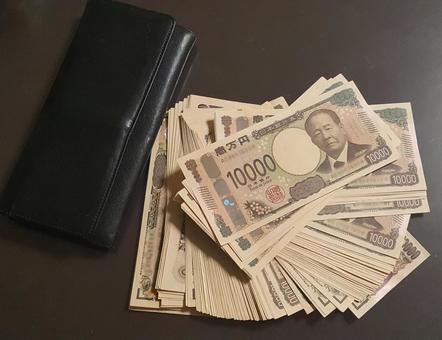 財布と札のイメージ 財布と札のイメージ 紙幣,お金,犯罪の写真素材