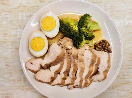 鶏むね肉のチャーシュー2 鶏むね肉のチャーシュー2 鶏むね肉,チャーシュー,ゆで卵の写真素材