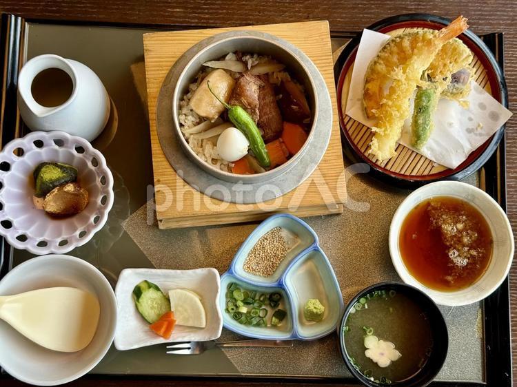 彩り豊かな和食の定食 和食,定食,釜飯の写真素材