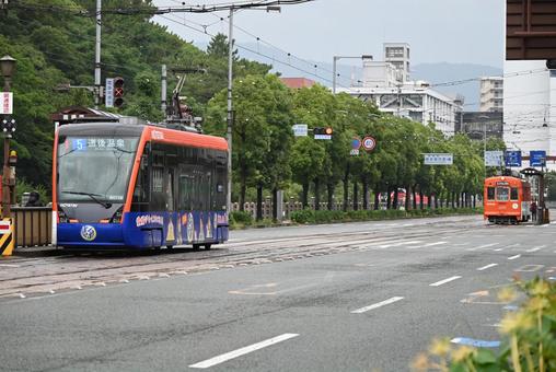 路面電車が走る街(IYOTETU) 路面電車が走る街(IYOTETU) 線路,列車,乗車の写真素材