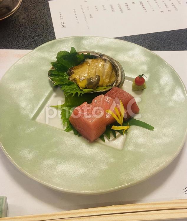 鮑とトロ 食事,会席,美味しいの写真素材