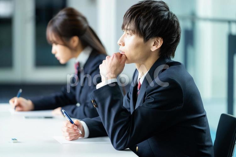 試験を受ける学生 高校生,受験生,入学試験の写真素材