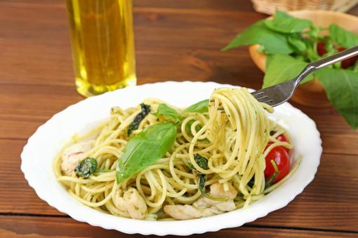 バジルチキンパスタ バジルチキンパスタ バジルチキンパスタ,バジル,チキンの写真素材