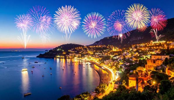夜空に大きく打ち上がる花火 夏の夜の風景 夜空に大きく打ち上がる花火 夏の夜の風景の写真