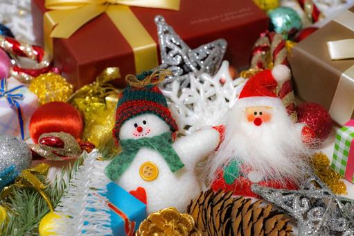 かわいいサンタと雪だるまのクリスマス背景 かわいいサンタと雪だるまのクリスマス背景 クリスマス,オーナメント,サンタクロースの写真素材