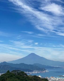日本平から望む秋の富士山 日本平から望む秋の富士山の写真