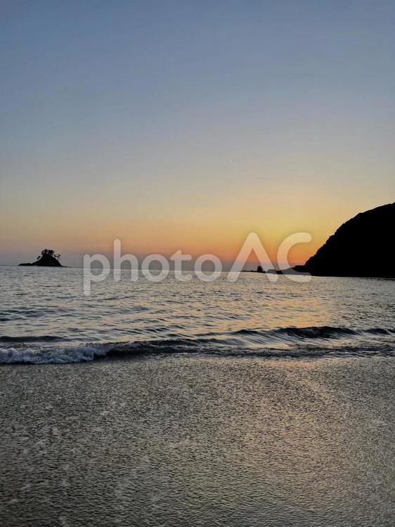 夕暮れ 夕日,篠島,海の写真素材