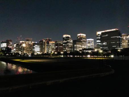 丸の内ビル群の夜景 丸の内ビル群の夜景の写真