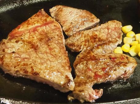 ステーキ ステーキ ステーキ,肉,牛肉の写真素材