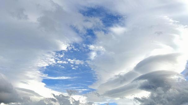 吊るし雲 03 吊るし雲 03 吊るし雲,つるし雲,空の写真素材