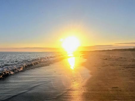 海岸の夕日 海岸の夕日の写真